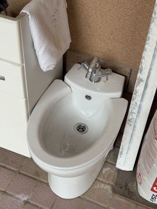 Унитаз, бидэ , ванны чугунная