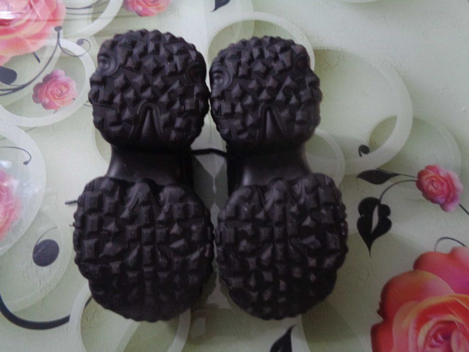 Vand adidasi cu platforma 2.