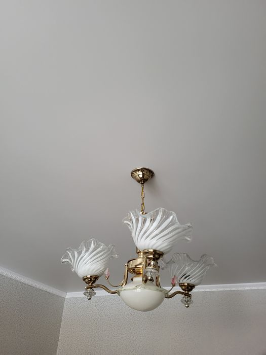 Люстра. Новая. Торг