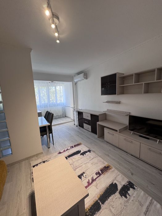 Garsoniera renovata Titan