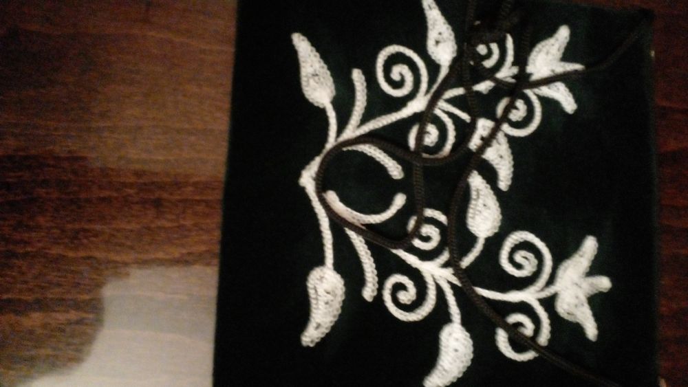 сумочки с национальной вышивкой