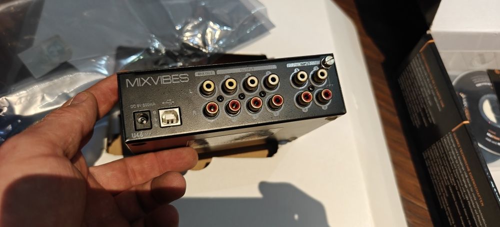 Аудио интерфейс външна звукова карта за подкаст и инфлуенсъри PreSonus