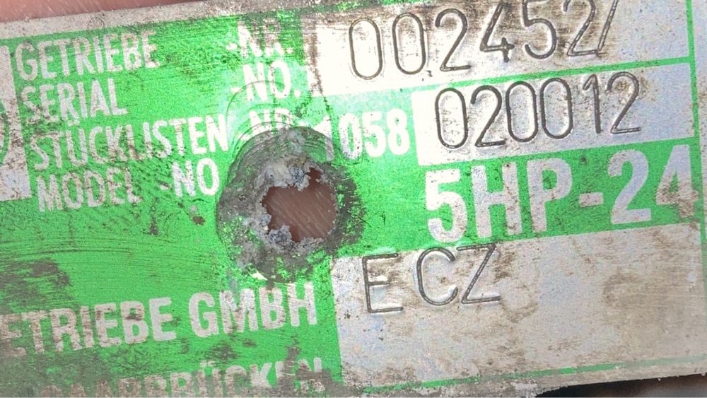 Придава се на части скоростна кутия Ауди А8 с код ECZ