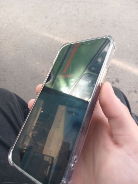 Apple iphone 12.