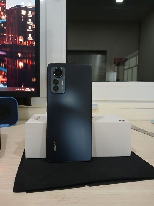 REDMI 12 LITE( 12 ozu ) 128 gb + smart soat LK8 PRO