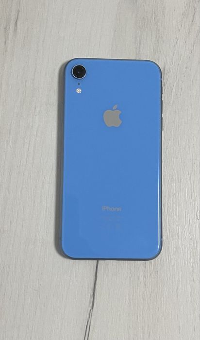 iPhone XR 64 GB памет