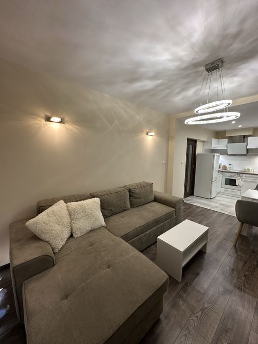 Продава се Тристаен апартамент в Стара Загора, Център - 62 кв.м за 2017 €/кв.м - Снимка #2