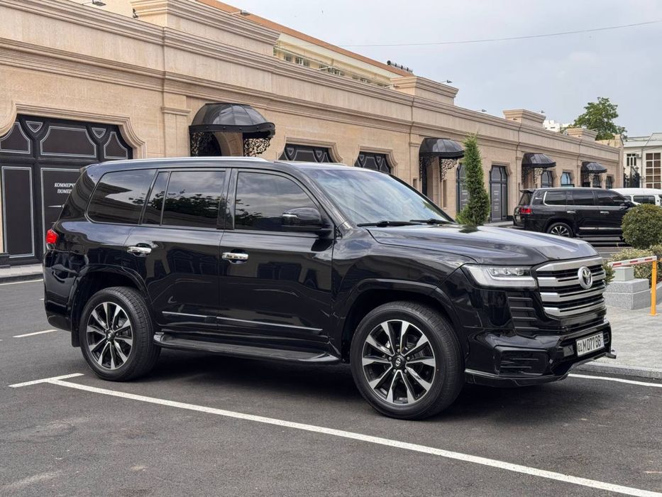 Toyota Land Cruiser 300