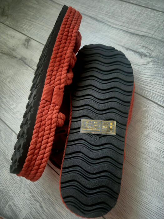 Sandale de dama impecabile