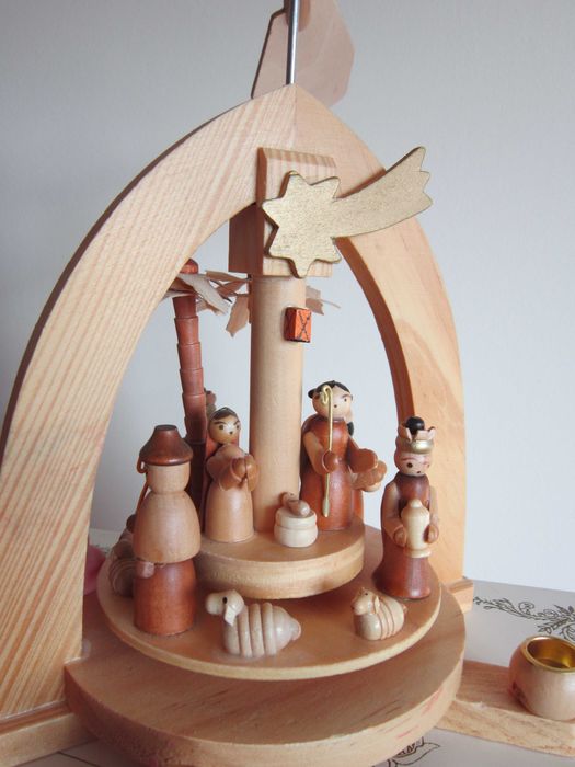 Craciun cadou rar Erzgebirge Carusel Scena Nasterii Germania 1980