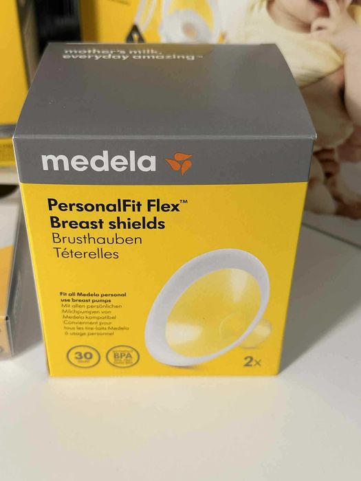 Комплект Medela помпа, чаши, фунии и бюстие