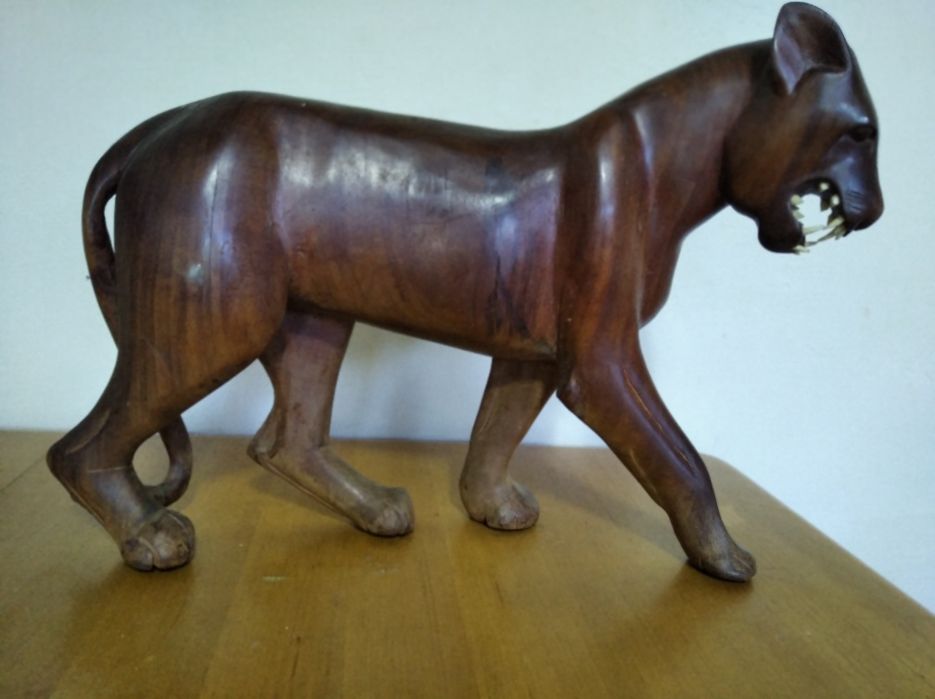 Масивна статуетка от абаносово дърво