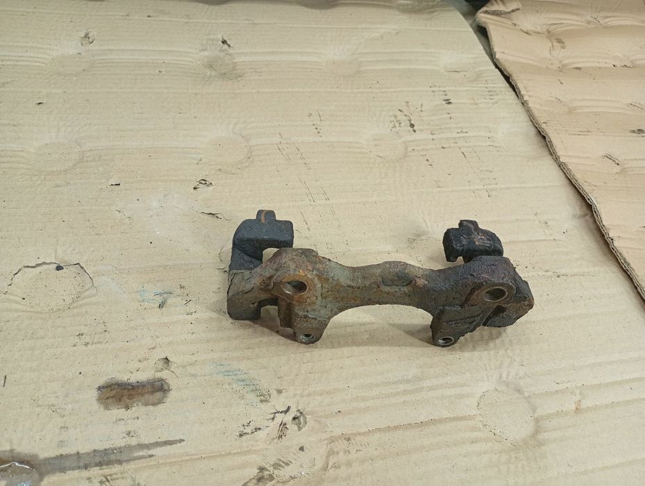 Suport etrier dreapta fata Opel Astra H (2004 - 2007) 1.7 cdti Z17DTL 1.7 cdti Z17DTL Z17DTL