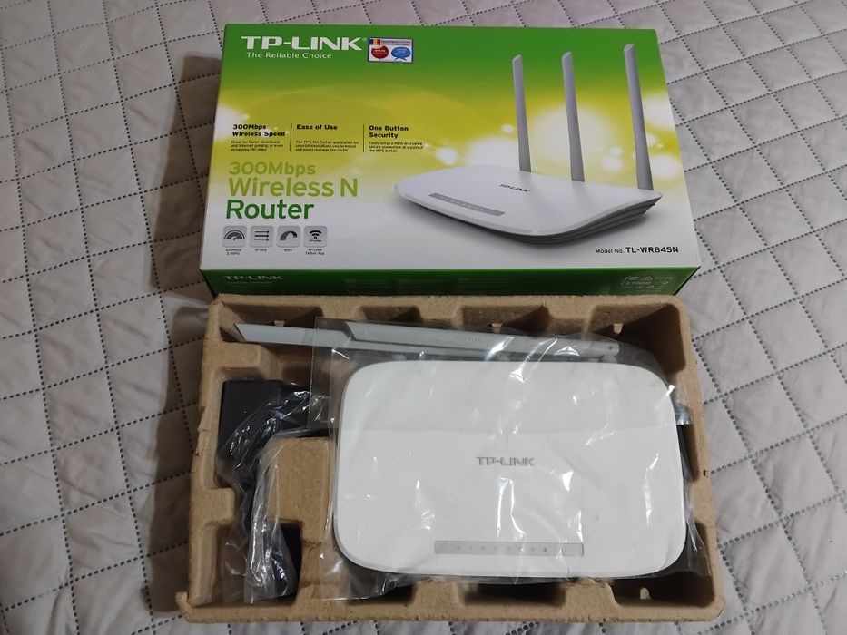 Само за 29 евро ! Много бърз рутер Tp-link с 3 антени, адаптер и кутия