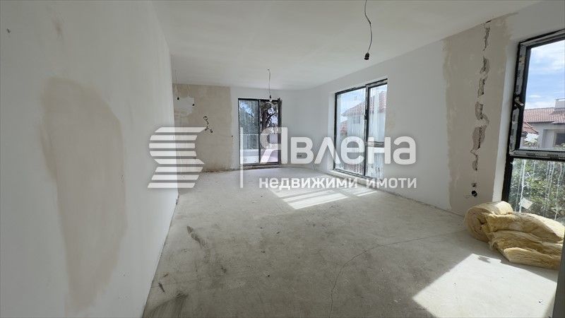 Тристаен апартамент