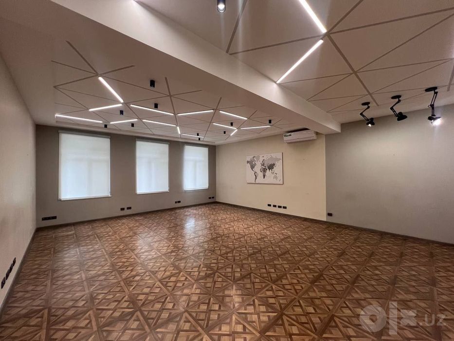 Продается отдельно стоящее здание, ор: Парк Бобура 6 соток, 1132кв