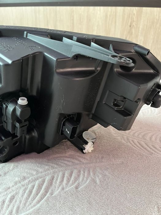 Фара на ладу Весту