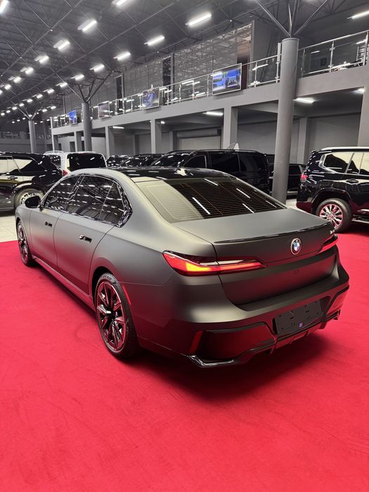 Продается BMW 740i 2025