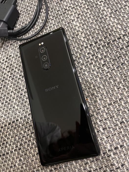 Telefon SONY Xperia 1 + căștile SONY WF-C500