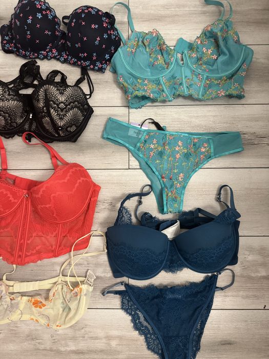 Lot 11 sutiene super pret 80c