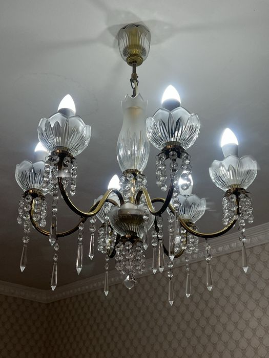 Хрустальная люстра