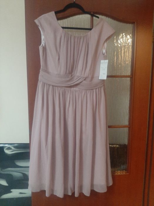 Rochie de ocazie , lungime medie, din voal