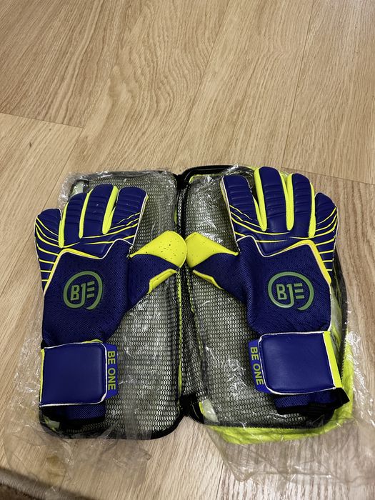 Вратарские перчатки Be One