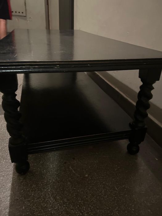 Холна Маса от масивно дърво в черно