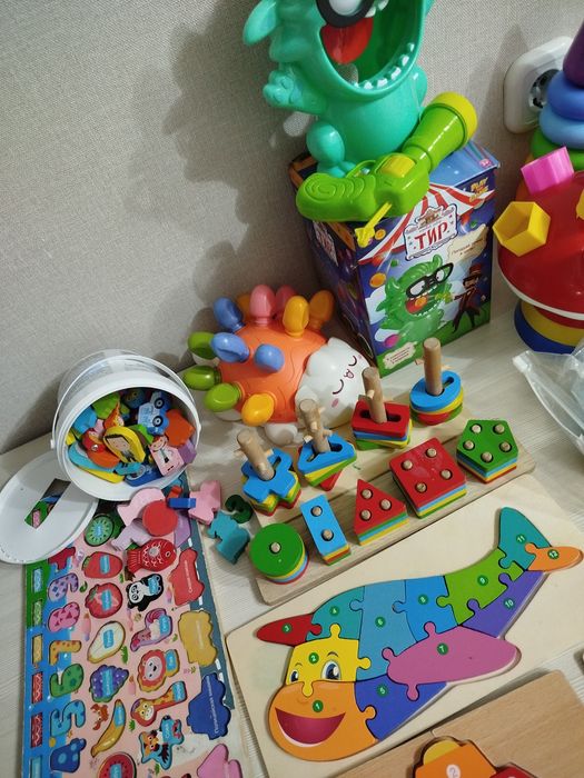 Продам набор развивающих игрушек