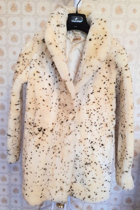 Vând haină de blană Mouton Dore