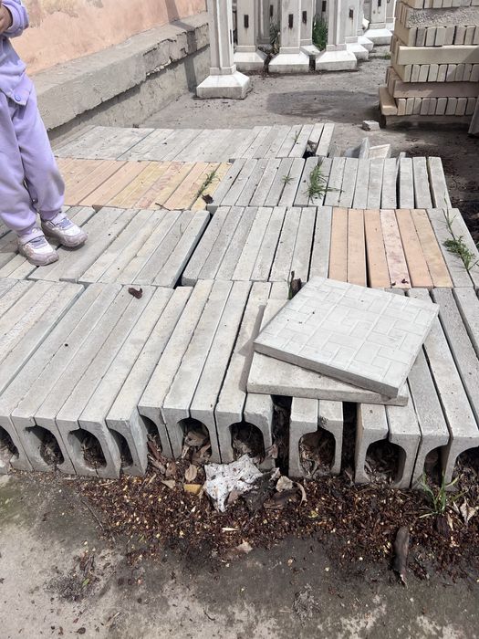 Строительные элементы из бетона.