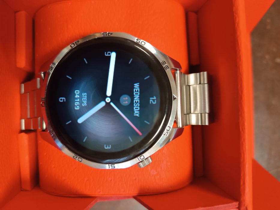 Смарт часовник  нов