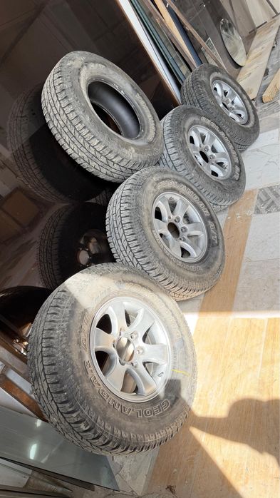 Продам шину с диском 265/75/16 Алматы