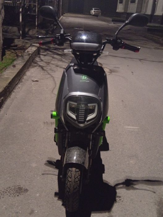 Продам скутер в хорошие руки состояние идеальное