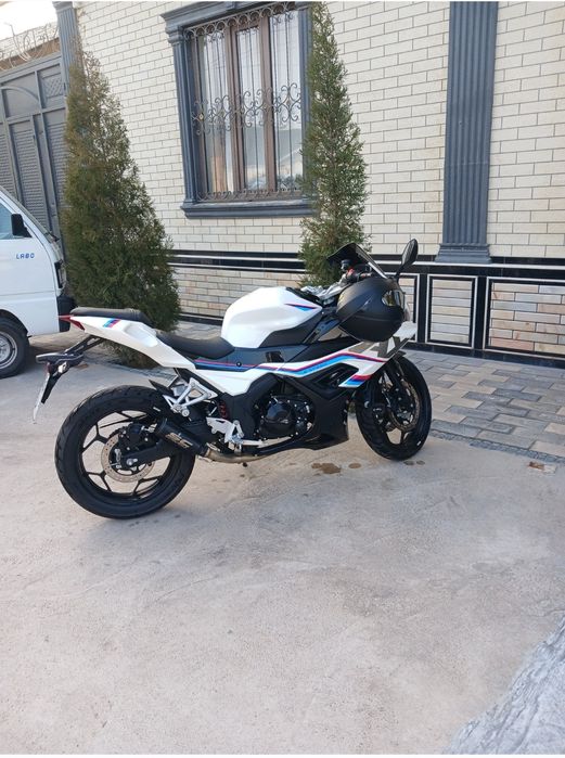 BMW 400 сотилади