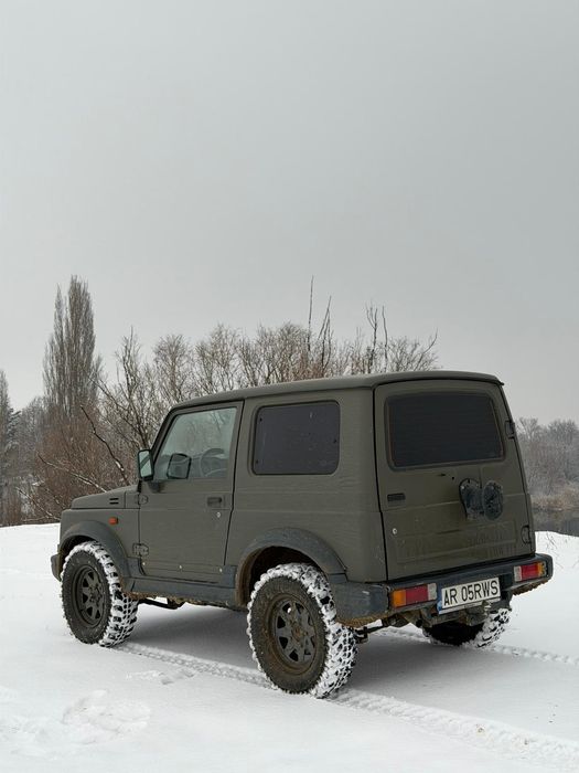 Vând Suzuki samurai