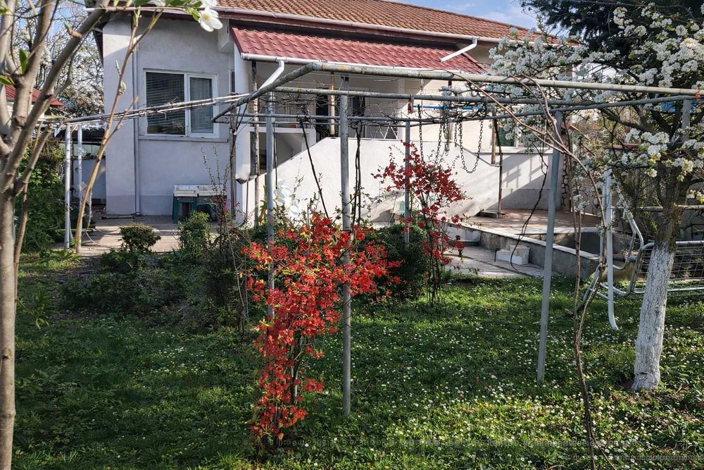 Къща на 30км от Русе и Разград