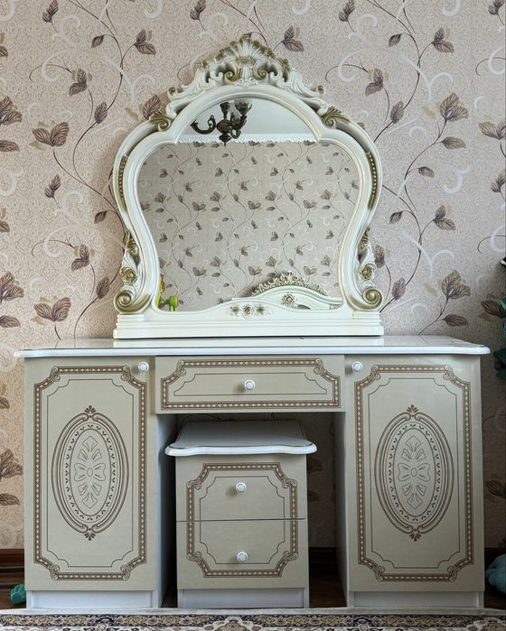 Спальный гарнитур сатылады!