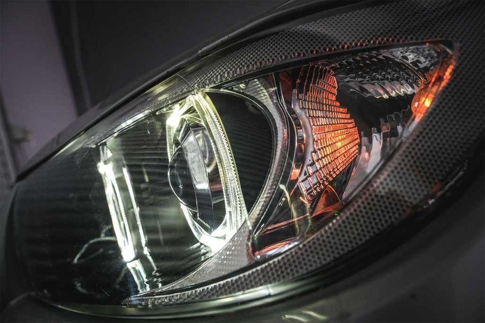 Faruri Angel Eyes BMW Seria 3 E90 E91 (2005-2011) Halogen H7