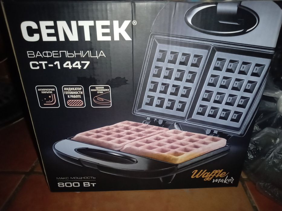 Хорошая вафельница.