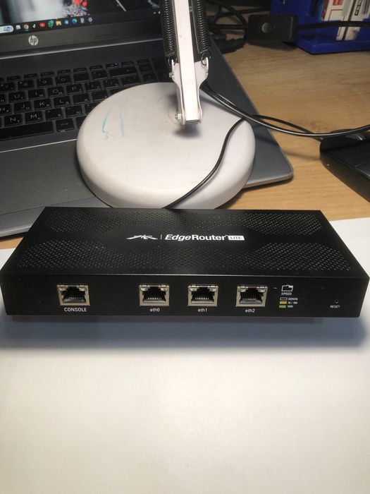 Продам роутэр  UBİQUİTİ Edge Router Lite-3 б/у