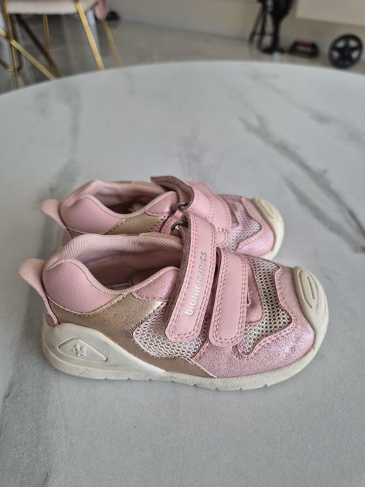 Маратонки biomecanics 22 номер