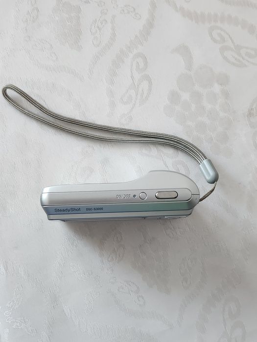 продам фотоаппарат сони кибершот