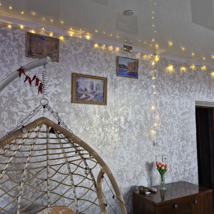 Продаётся большой дом.