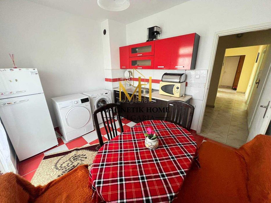 Приветлив тристаен апартамент до ”БЧК” в ж.к. Възраждане