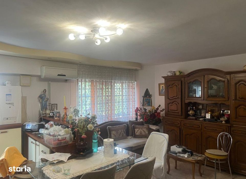 Apartament 3 camere Podul de Fier , 70 metri, etaj 1 Cod:163220