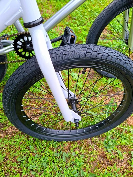 Велосипед BMX tourfun(в подарок 4 пеги и наклейки)