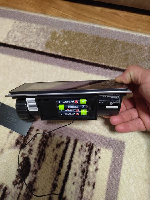 Радиочасовник с проектор