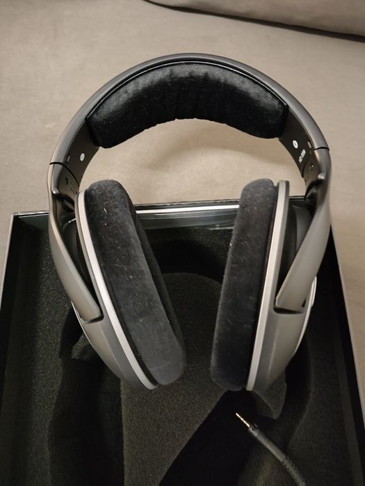 Vând căsti Sennheiser noi