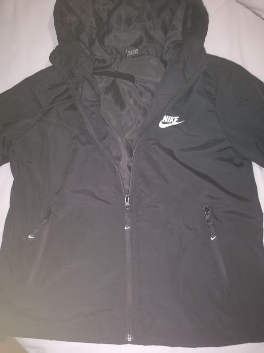 Ново дамско черно  пролетно яке Nike размер S